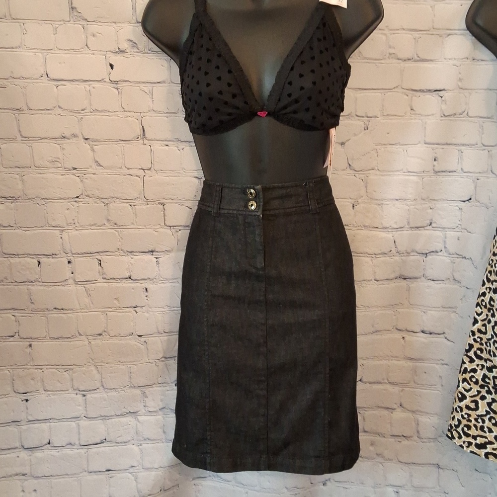 Talbots Size 4 petite dark denim skirt